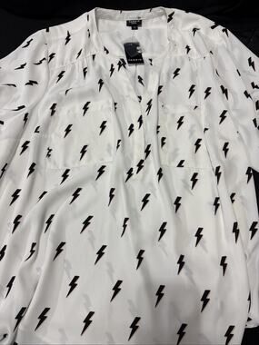 Torrid, New!! With Tags, White Blouse With Navy Blue Lightning Bolt Sz 3X